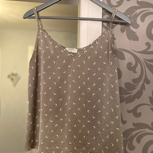 Aritzia tank blouse. Size M. silky fabric. EUC - Picture 4 of 4